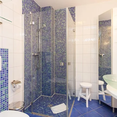 Apartment Haus Auf Dem Hügel, Moderne 08 *